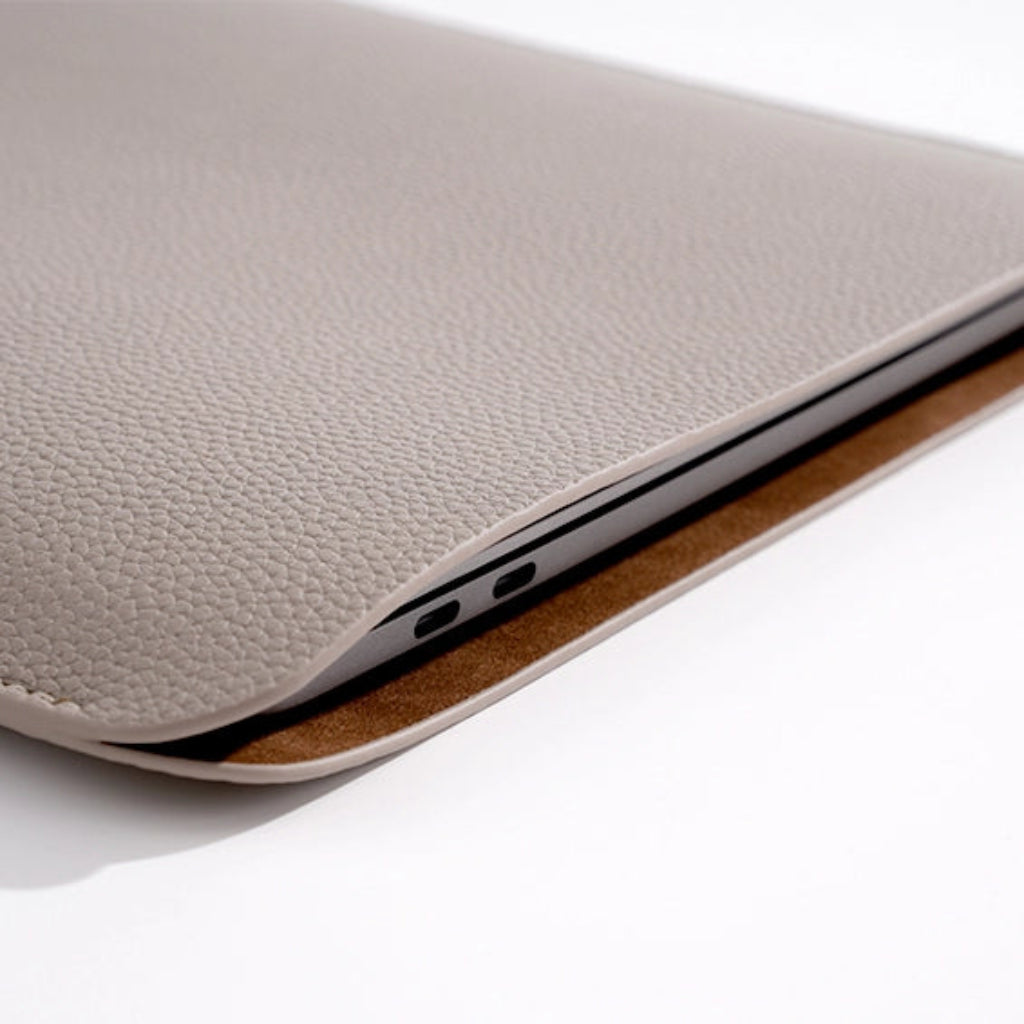 Elegant Leather Pouch / Sleeve for MacBooks and other laptops