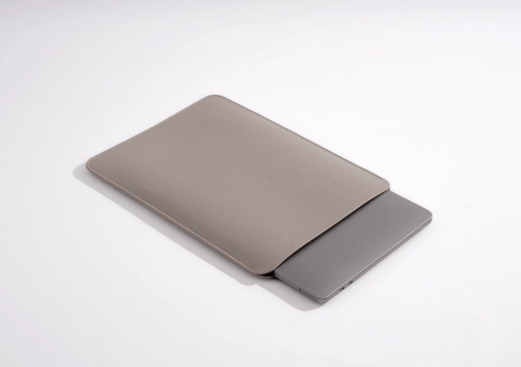 Elegant Leather Pouch / Sleeve for MacBooks and other laptops
