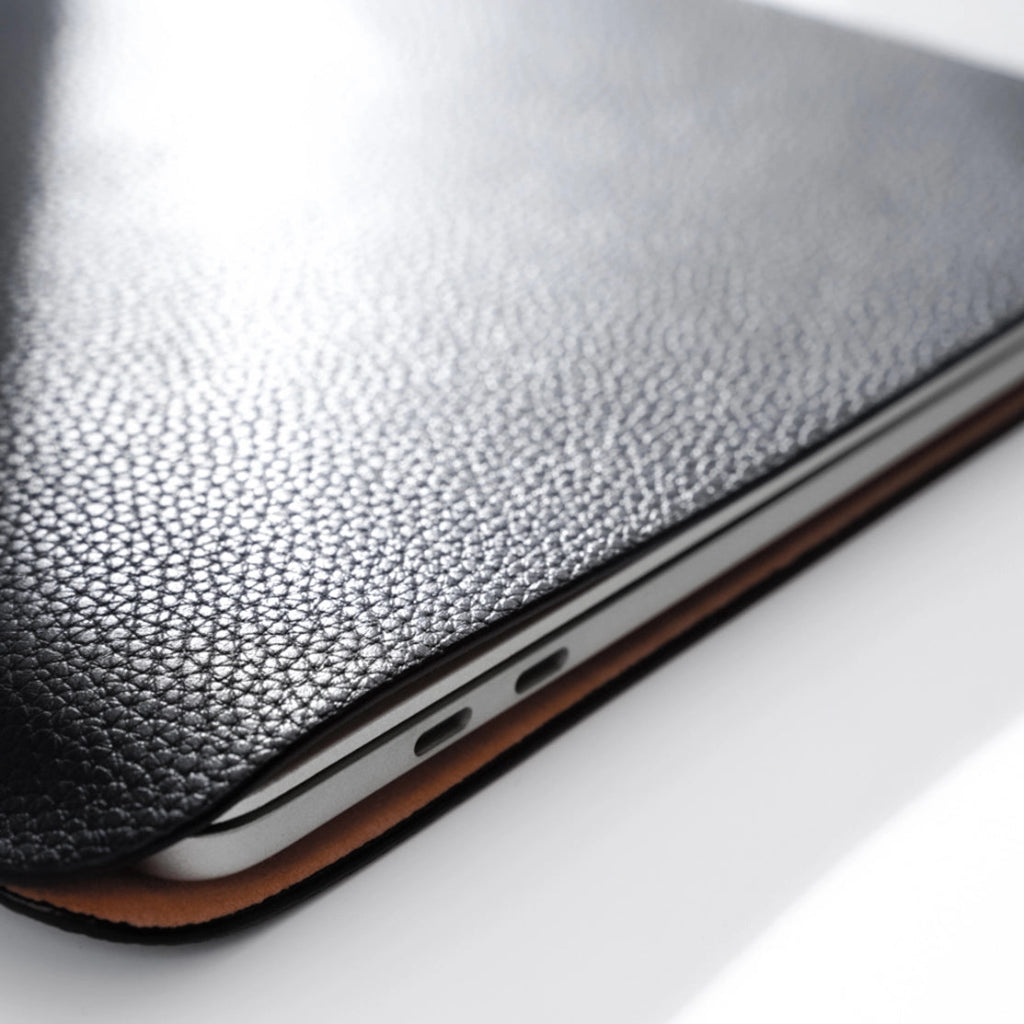 Elegant Leather Pouch / Sleeve for MacBooks and other laptops